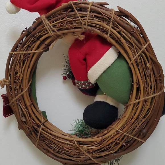 Felt Santa on Grape Vine Merry Christmas Wreath - Picture 6 of 6